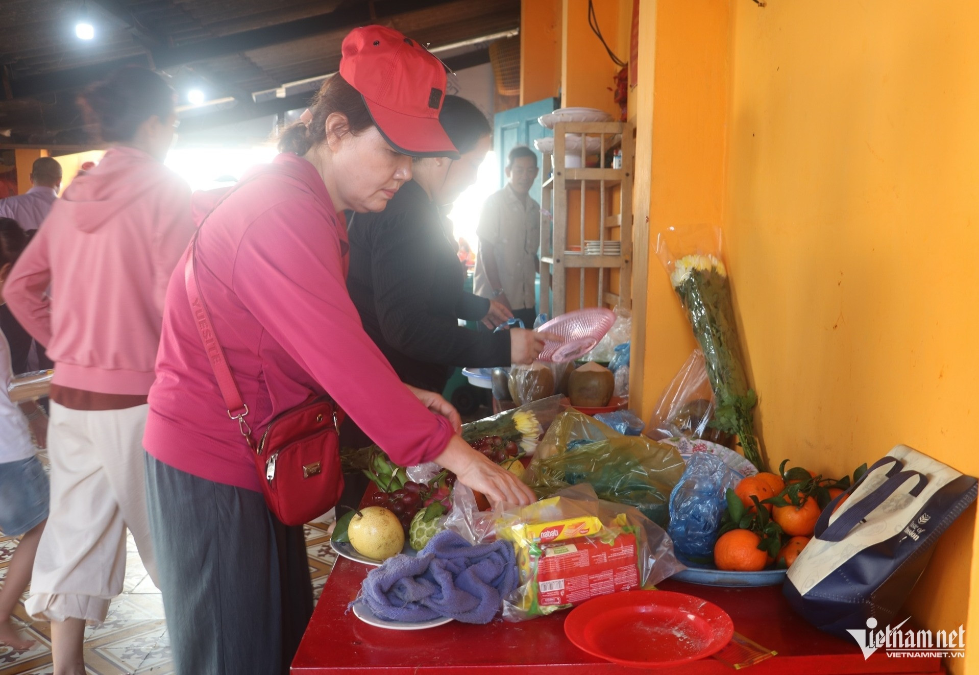 W-nghìn người đổ ra miếu hòn bà vũng tàu cầu may ngày Rằm tháng Giêng.9.JPG.jpg