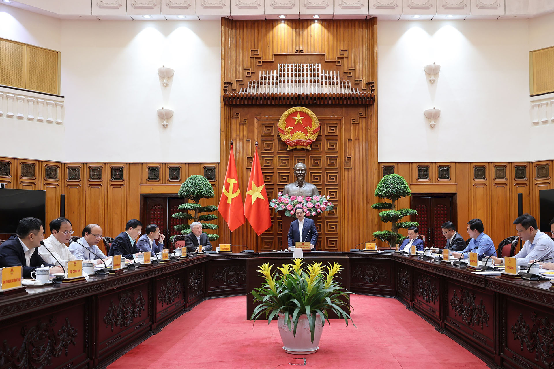 12 17739813925742058844893.jpg