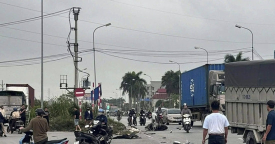 Bản tin trưa 20/3: Ô tô va chạm liên hoàn 3 xe máy, hai phụ nữ tử vong tại chỗ