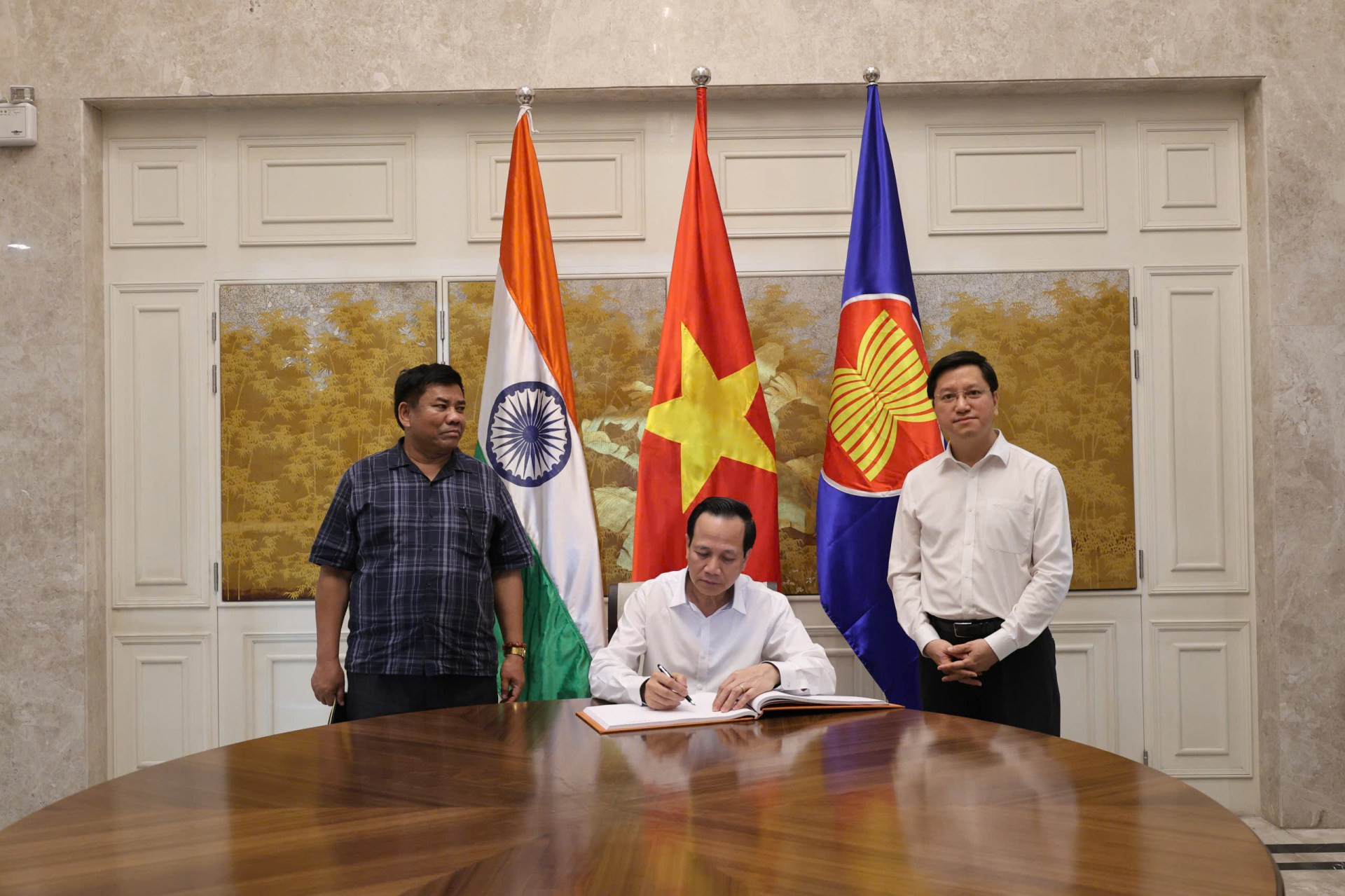 bo-dan-toc-ton-giao-1