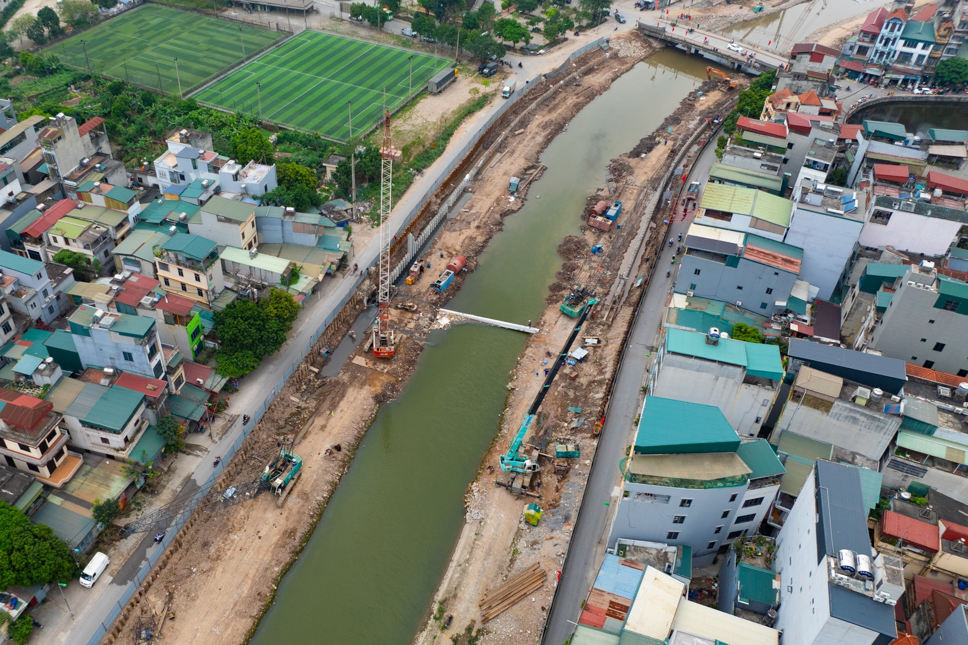 Toàn cảnh đại công trường dự án chống ngập 700 tỷ đồng trên sông ở Hà Nội