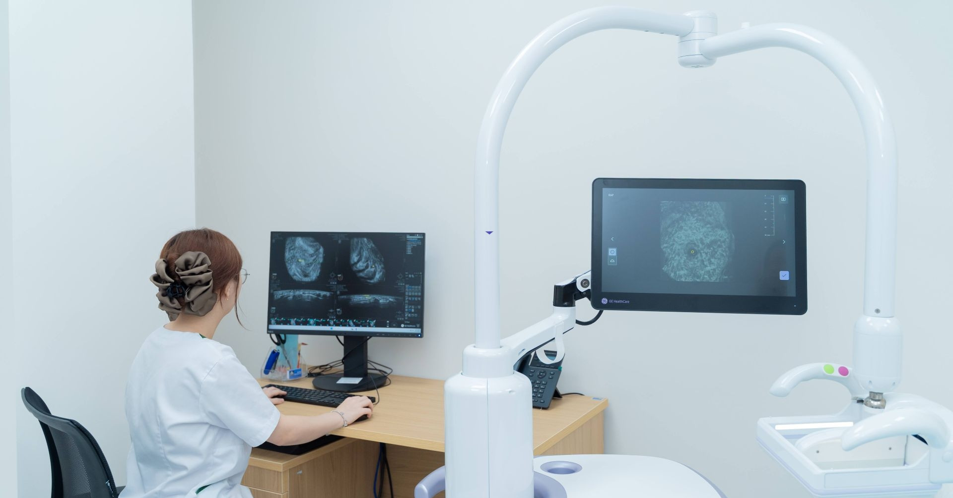 ‘Cặp mắt vàng’ trong tầm soát ung thư vú tại Bệnh viện Vinmec Ocean Park 2