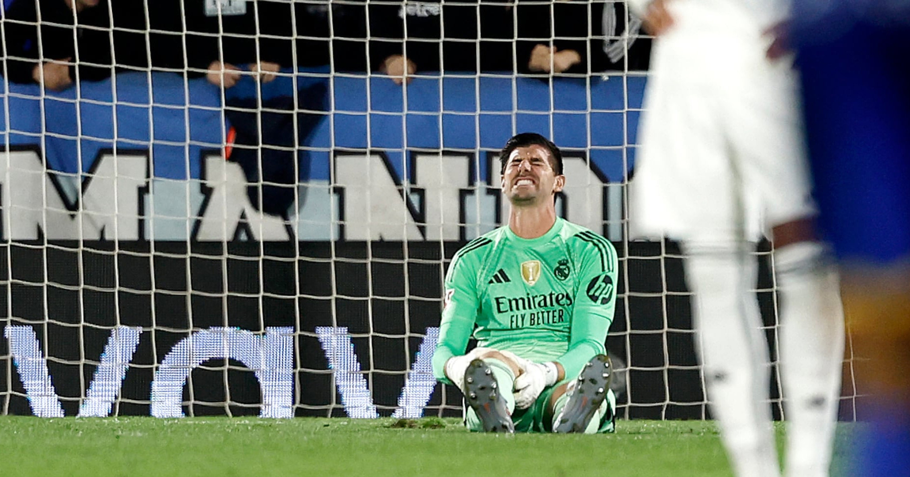 Courtois lỡ tứ kết Cúp C1: Real Madrid bất an đấu Bayern Munich