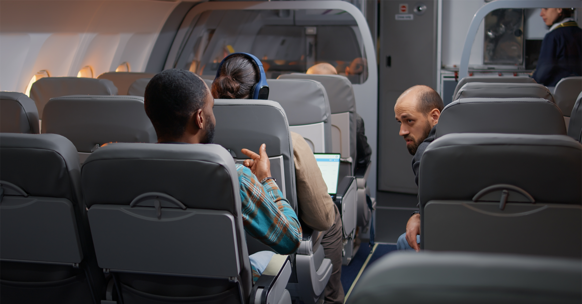 Hành khách nên chọn ghế nào trên máy bay để ít thấy rung lắc?