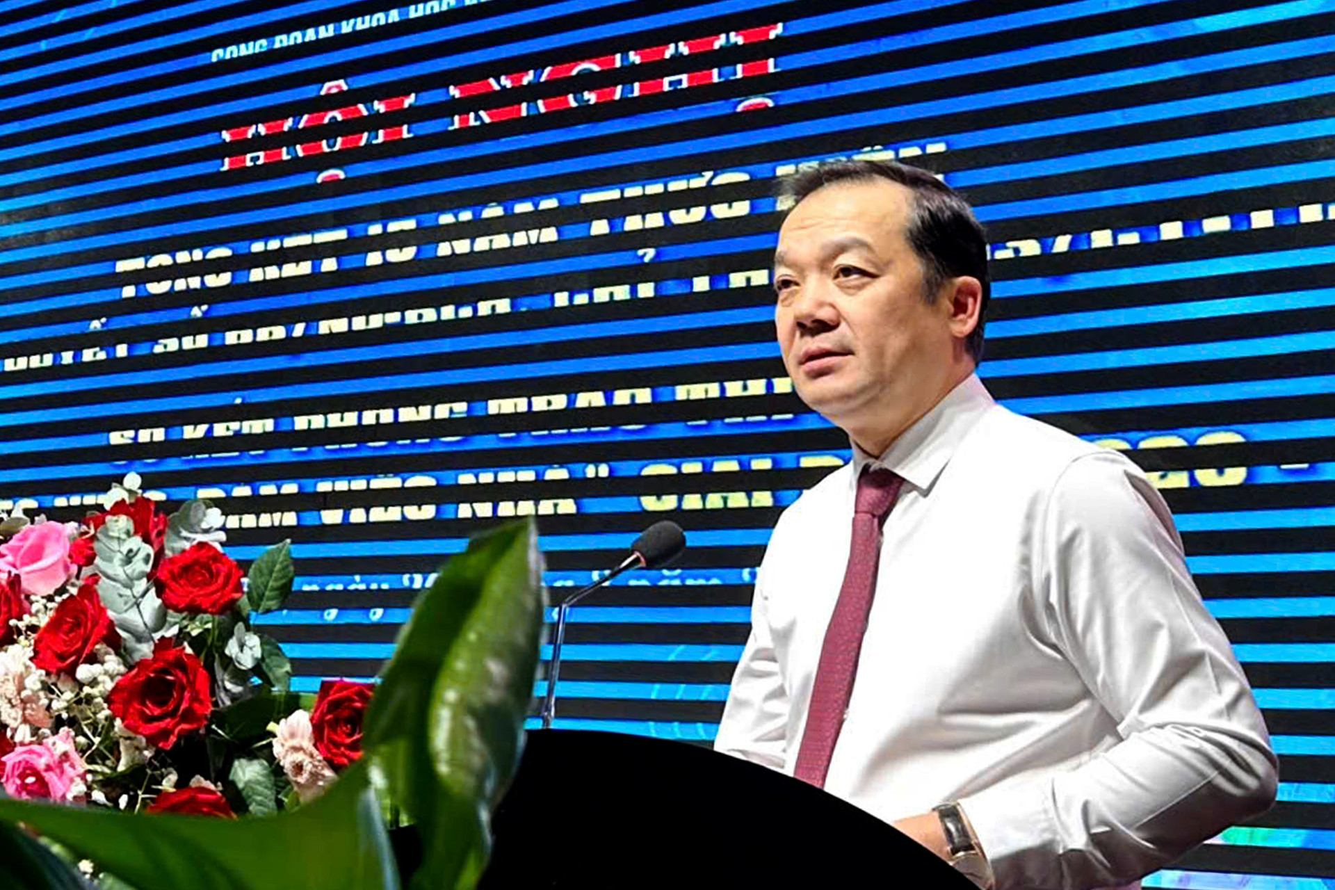 hoi nghi tong ket Cong doan KHCN 2.jpg