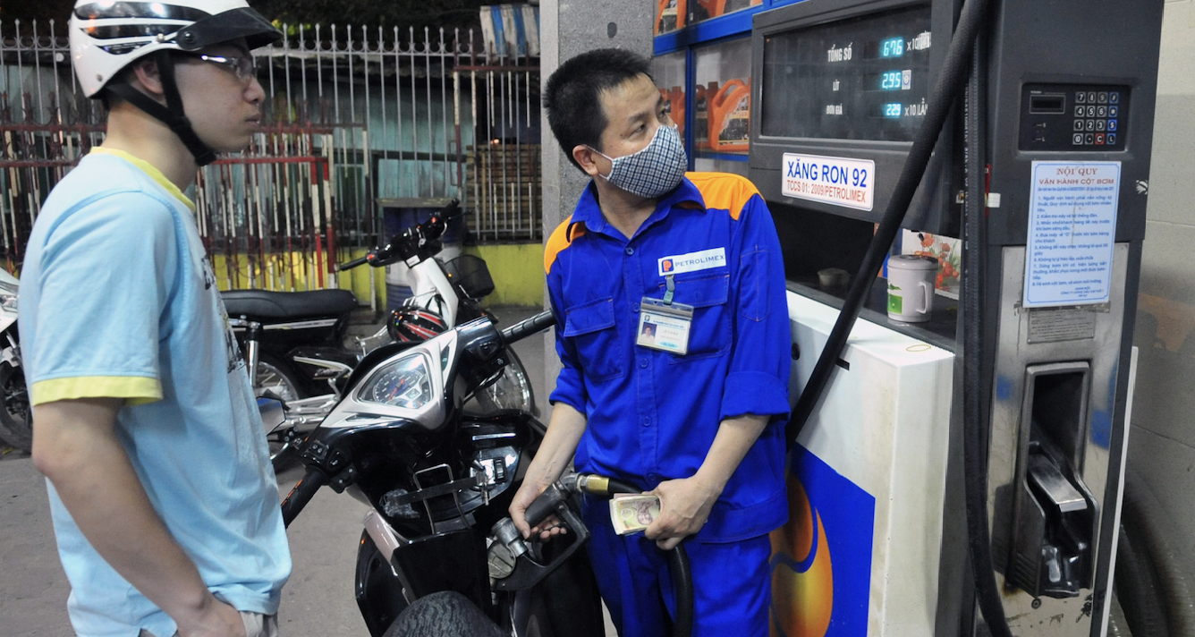 Giá xăng dầu có loại tăng gần 8.000 đồng/lít: L...