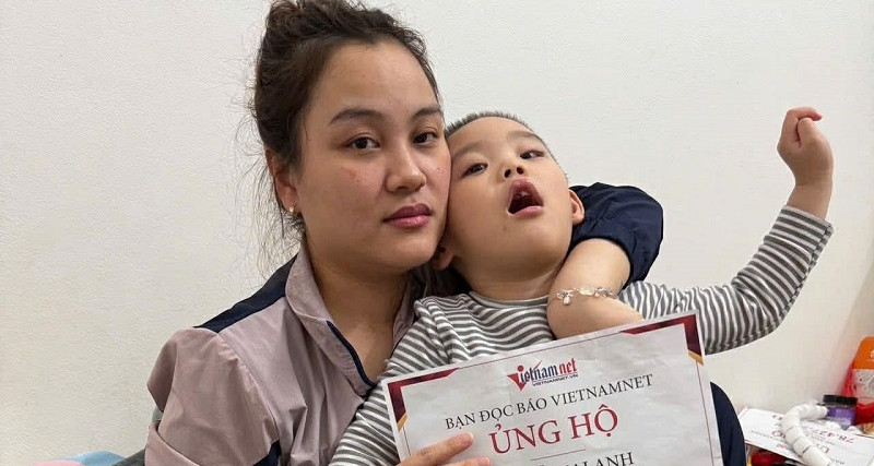 Trao hơn 78 triệu đồng đến bé Mai Anh ở Hải Phòng bị bại não bẩm sinh