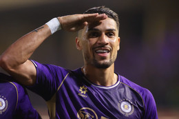 Hoàng Hên nói lời xúc động ngày ra mắt tuyển Việt Nam Tuyển Việt Nam: Chọn đội hình và tính toán của HLV Kim Sang Sik