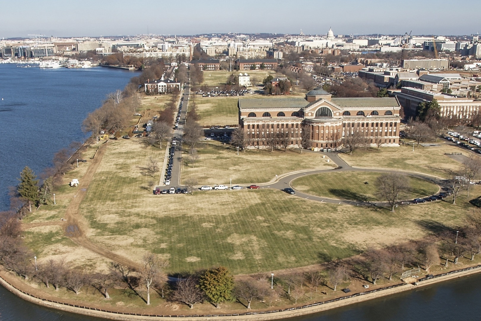 UAV bí ẩn bay quanh nơi ở của Ngoại trưởng và Bộ trưởng Chiến tranh Mỹ