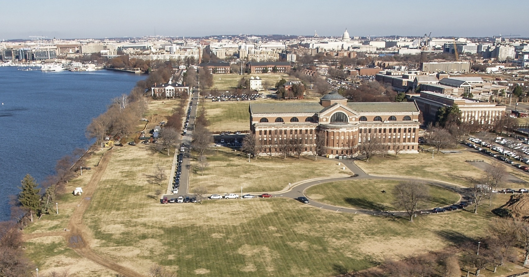 UAV bí ẩn bay quanh nơi ở của Ngoại trưởng và Bộ trưởng Chiến tranh Mỹ