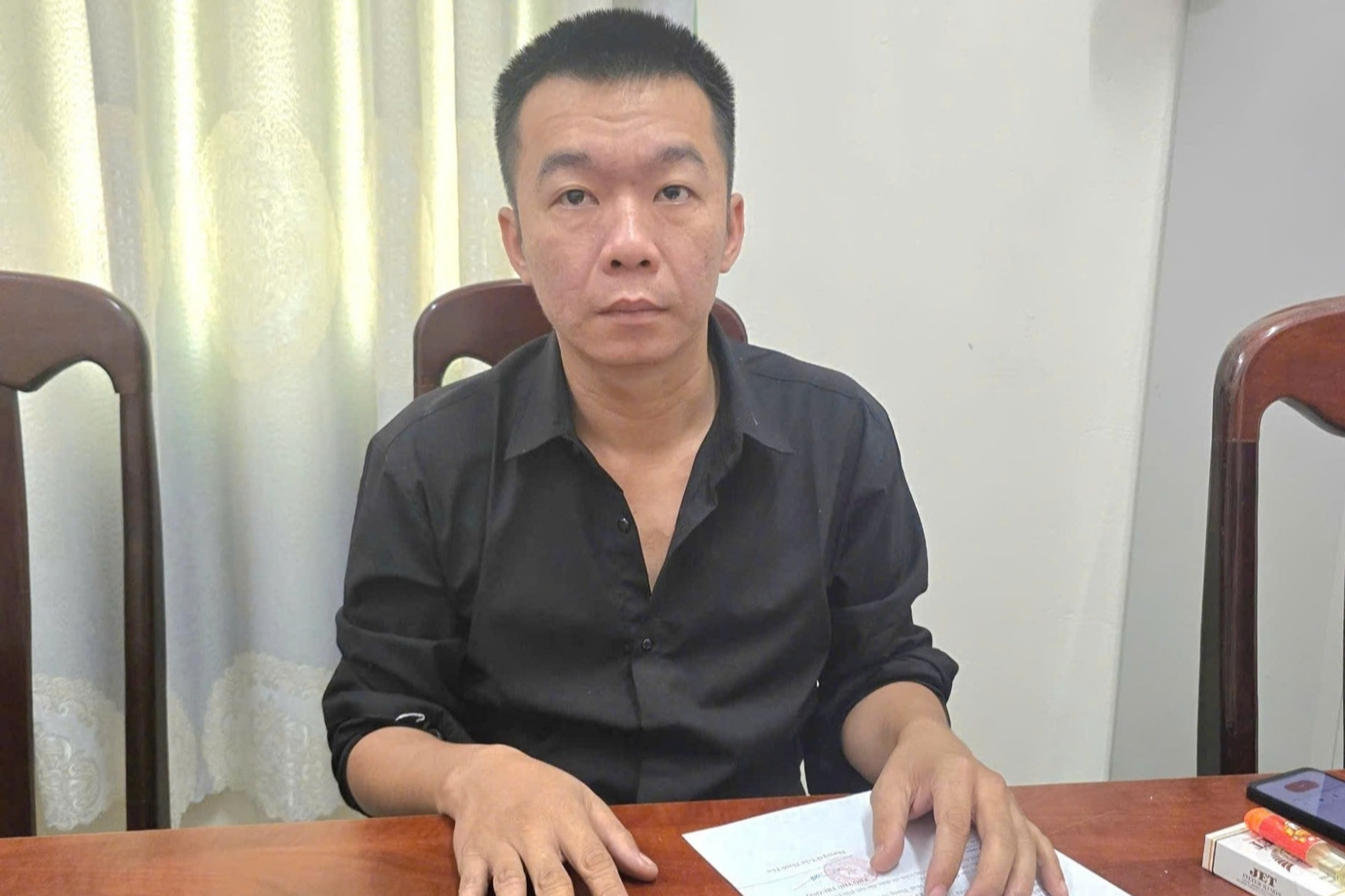 Vụ bán đá thiên thạch cướp 1,5 tỷ đồng: Một nghi phạm từ nước ngoài về đầu thú