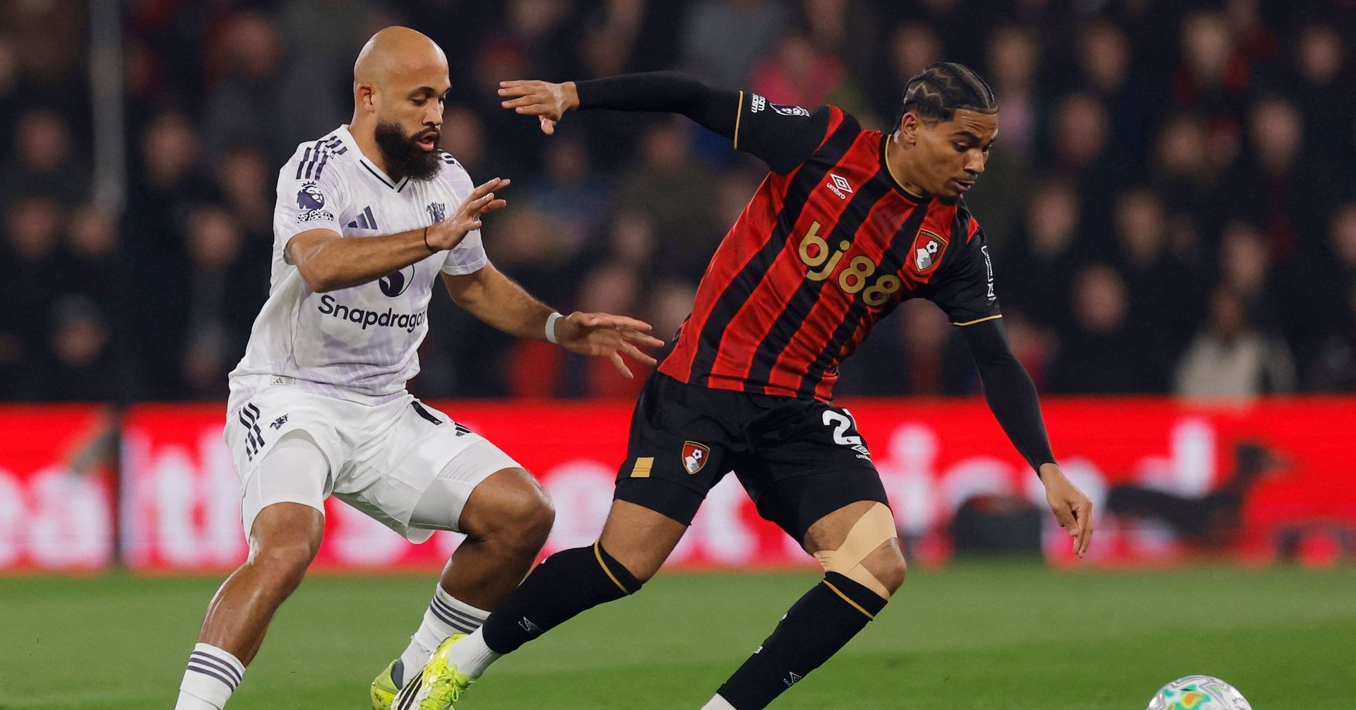 Kết quả bóng đá Ngoại hạng Anh 2025/26 - Vòng 31: Liverpool thua, MU reo vui