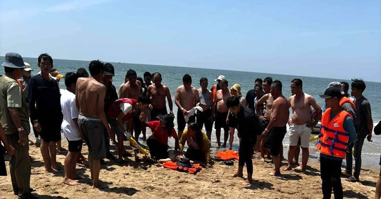 Bản tin chiều 21/3: Nam du khách 76 tuổi tử vong khi đang tắm biển cùng nhóm bạn