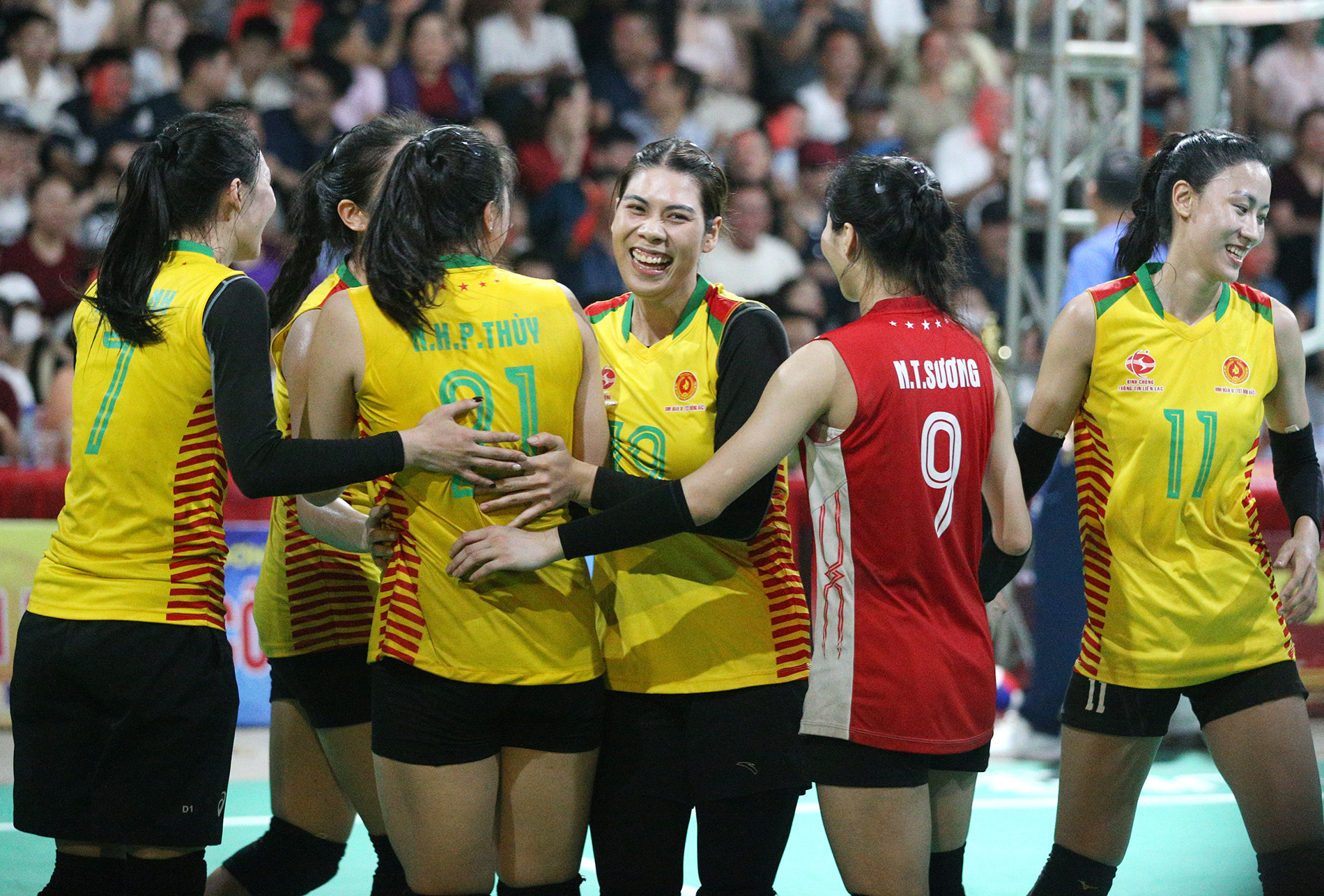 bong chuyen 13.JPG.jpg