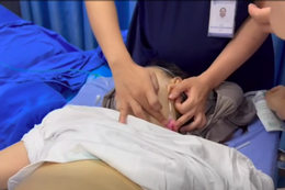 Sản phụ 60 tuổi sinh con trai 2,8kg khỏe mạnh Chạy đua từng phút cứu sản phụ vỡ tử cung