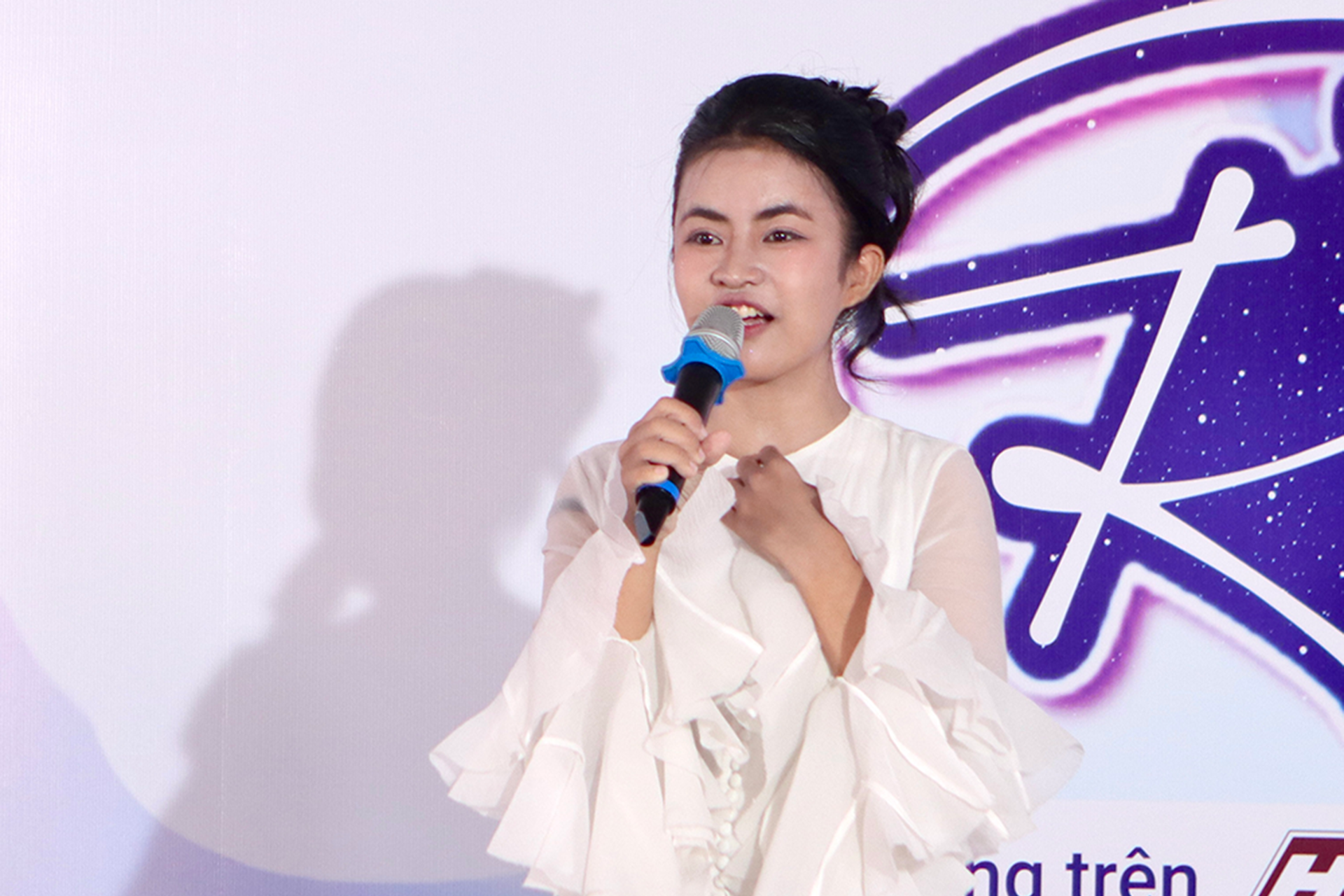 Cô gái bị gọi là 'hàm nạo dừa' thay đổi ngoạn mục sau hơn 20 năm mặc cảm