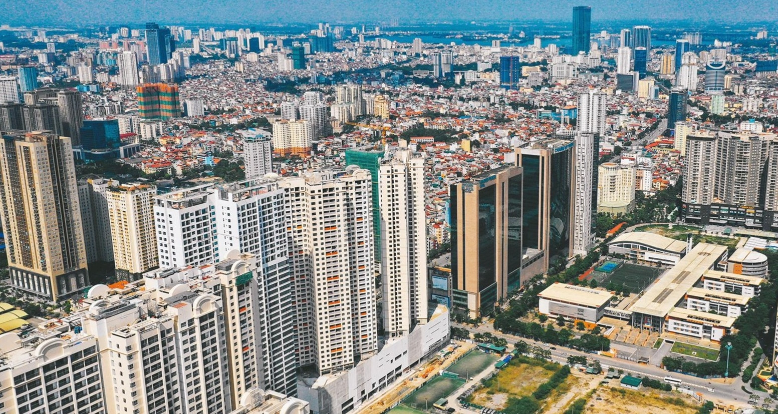 Hình thành siêu đô thị, áp lực giá nhà được "chia lửa"