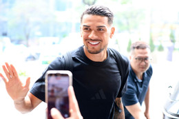 Hoàng Hên nói lời xúc động ngày ra mắt tuyển Việt Nam Hoàng Hên, Xuân Son rộn ràng lên tuyển Việt Nam, quyết đấu Malaysia