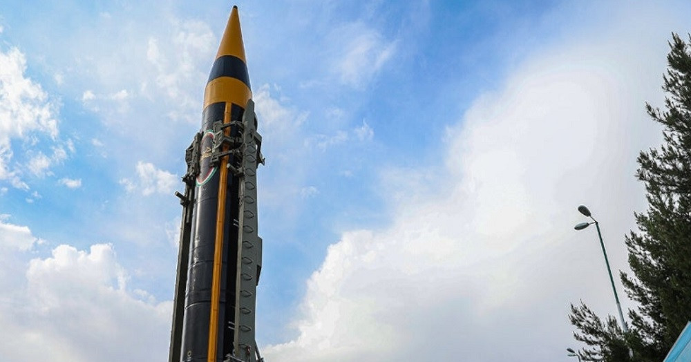 Iran bắn tên lửa vào căn cứ Mỹ ở Ấn Độ Dương, nhà máy UAV của Tehran bị phá hủy