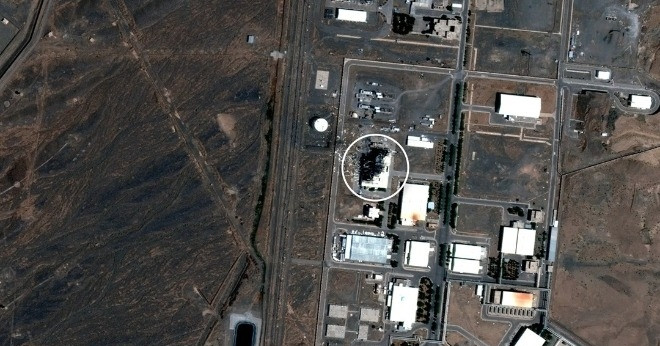 Iran nói cơ sở hạt nhân bị tấn công, Israel cảnh báo tăng cường không kích