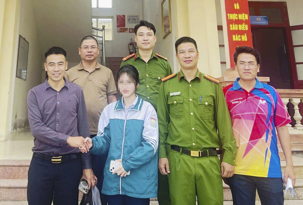 Thiếu nữ 16 tuổi bất ngờ nhận gần nửa tỷ đồng, gia đình báo công an