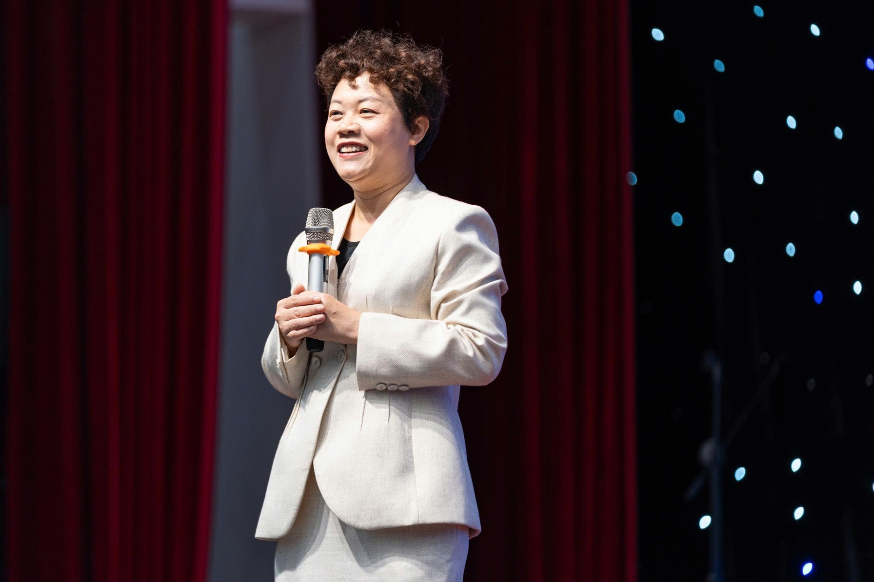 PGS Chu Cẩm Thơ.jpg