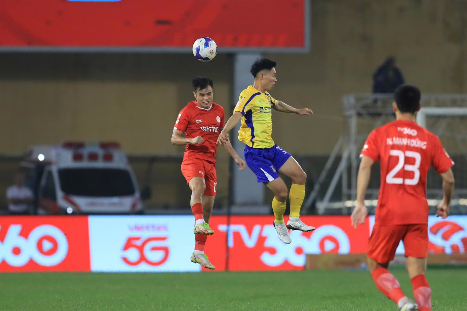 the cong viettel 1.jpg