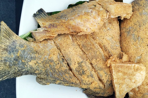 Vi khuẩn nguy hiểm ẩn trong cá ủ chua, thuốc giải độc đắt tới 200 triệu đồng