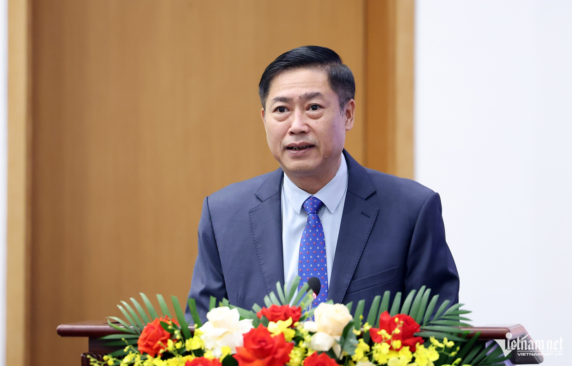 W-nguyen huu dong.jpg