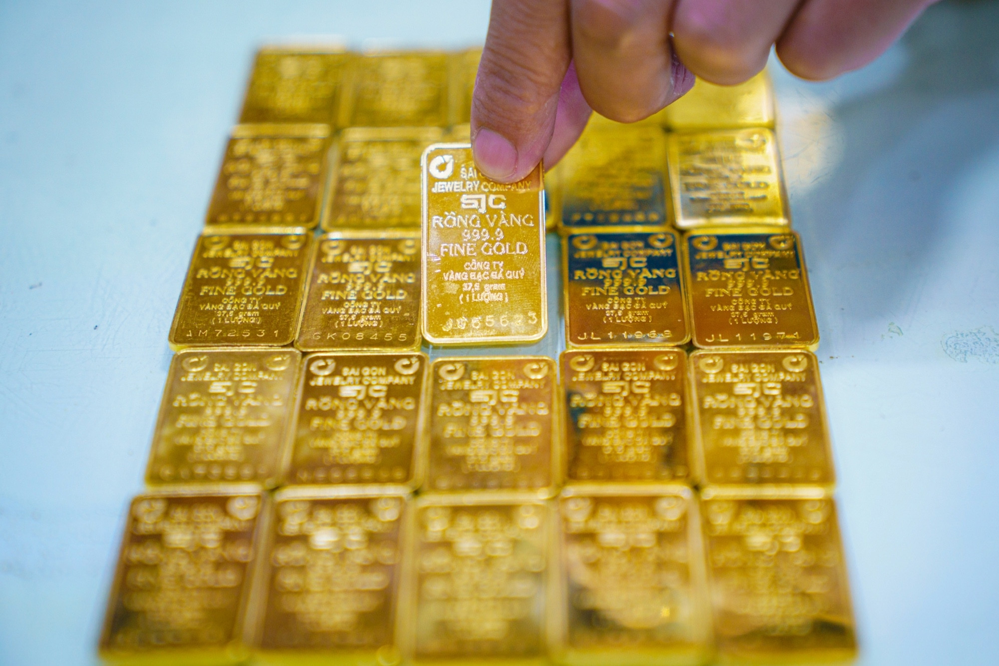 Giá vàng hôm nay 23/3/2026 giảm 6 triệu đồng, SJC còn hơn 160 triệu đồng/lượng