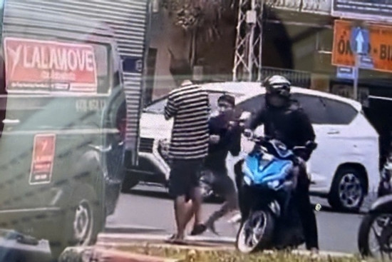 Bản tin chiều 22/3: Hai tài xế hỗn chiến sau va chạm giao thông ở TPHCM