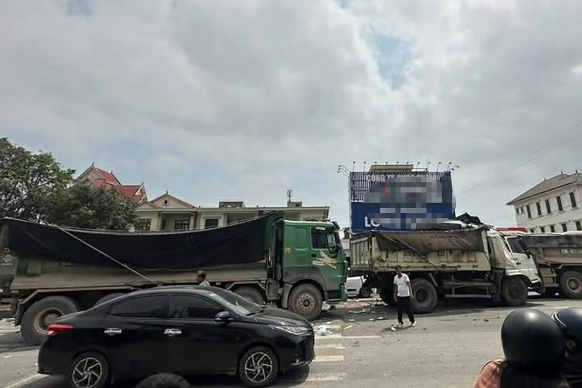 Ba ô tô tông liên hoàn trên quốc lộ 1, tài xế tử vong trong cabin