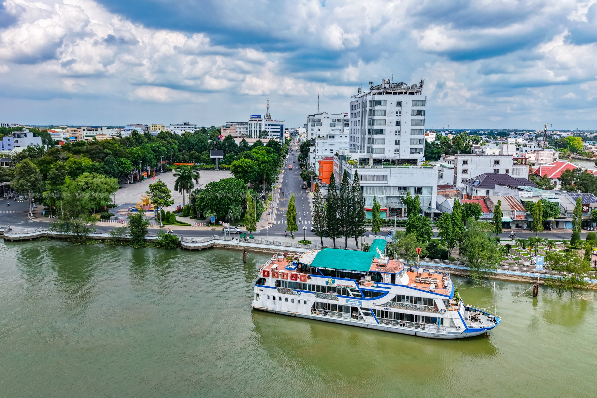 Cha mẹ cho con trai út 3 thửa đất, chị gái muốn ‘đoạt lại’ theo cách không ngờ