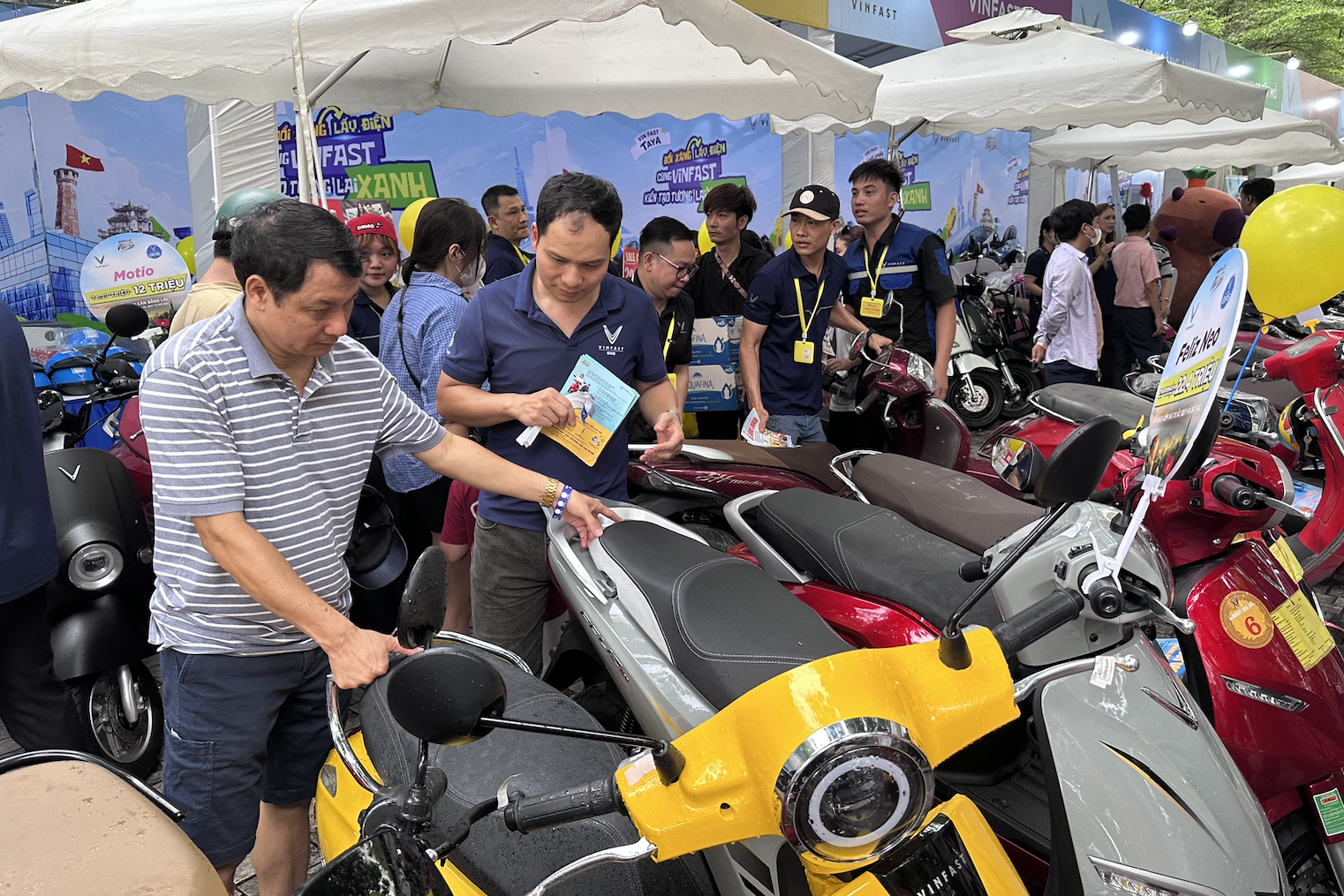 Chuyển sang xe điện: Bước đi chiến lược giảm áp lực nguồn cung xăng khoáng