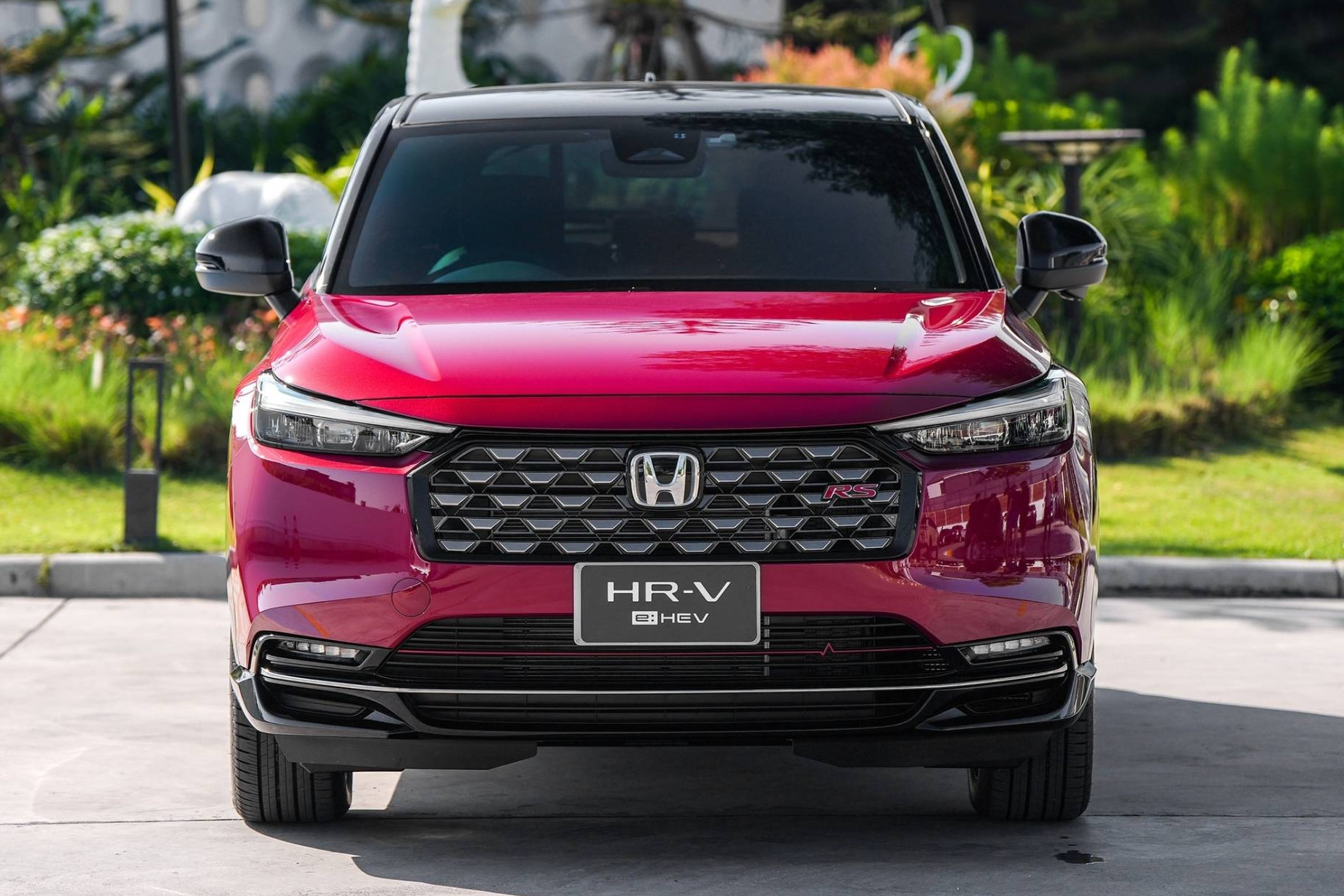 Loạt SUV hybrid 'ăn xăng như ngửi', lợi thế giữa thời giá xăng tăng cao