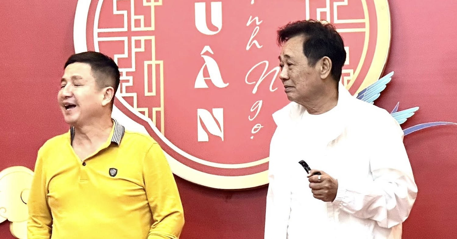 Chí Trung báo tin 'Ngọc hoàng' Quốc Khánh trở lại, Mỹ Tâm - Mai Tài Phến tình tứ trên máy bay