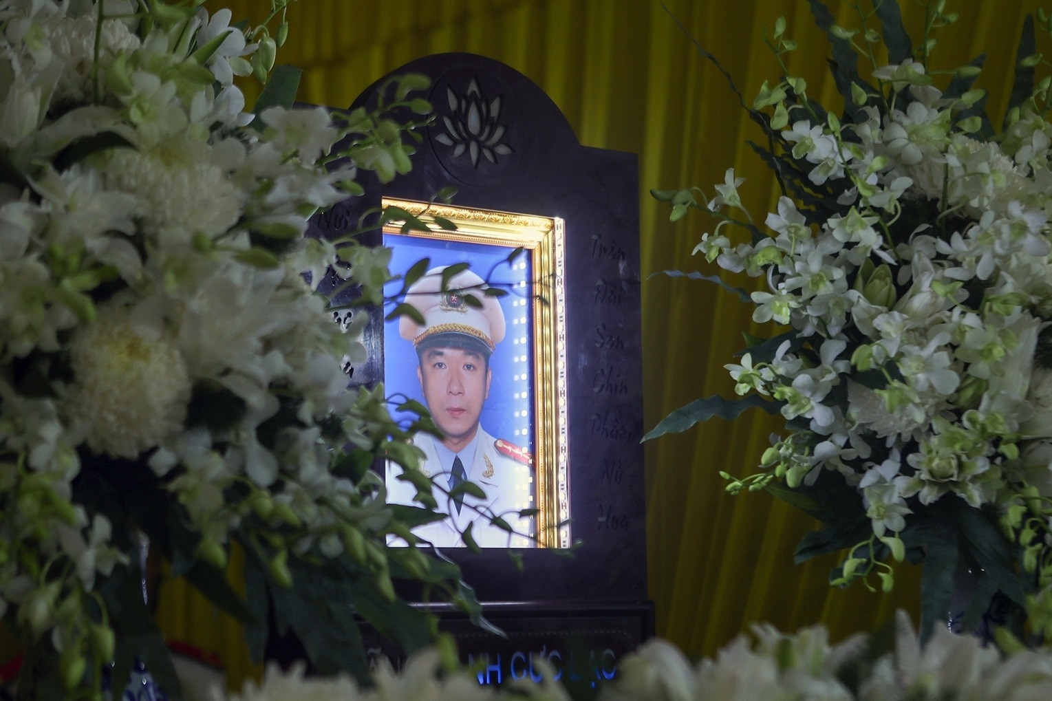 Nước mắt tiễn đưa Thiếu tá Nguyễn Xuân Hải hy sinh khi làm nhiệm vụ