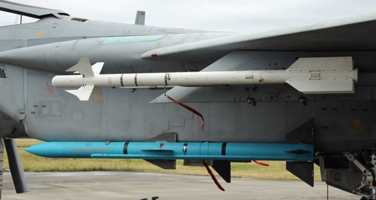 Tên lửa AAM-5 Nhật Bản khóa mục tiêu sau phóng, bắn từ mọi góc chết, 'không kẻ thù nào thoát'