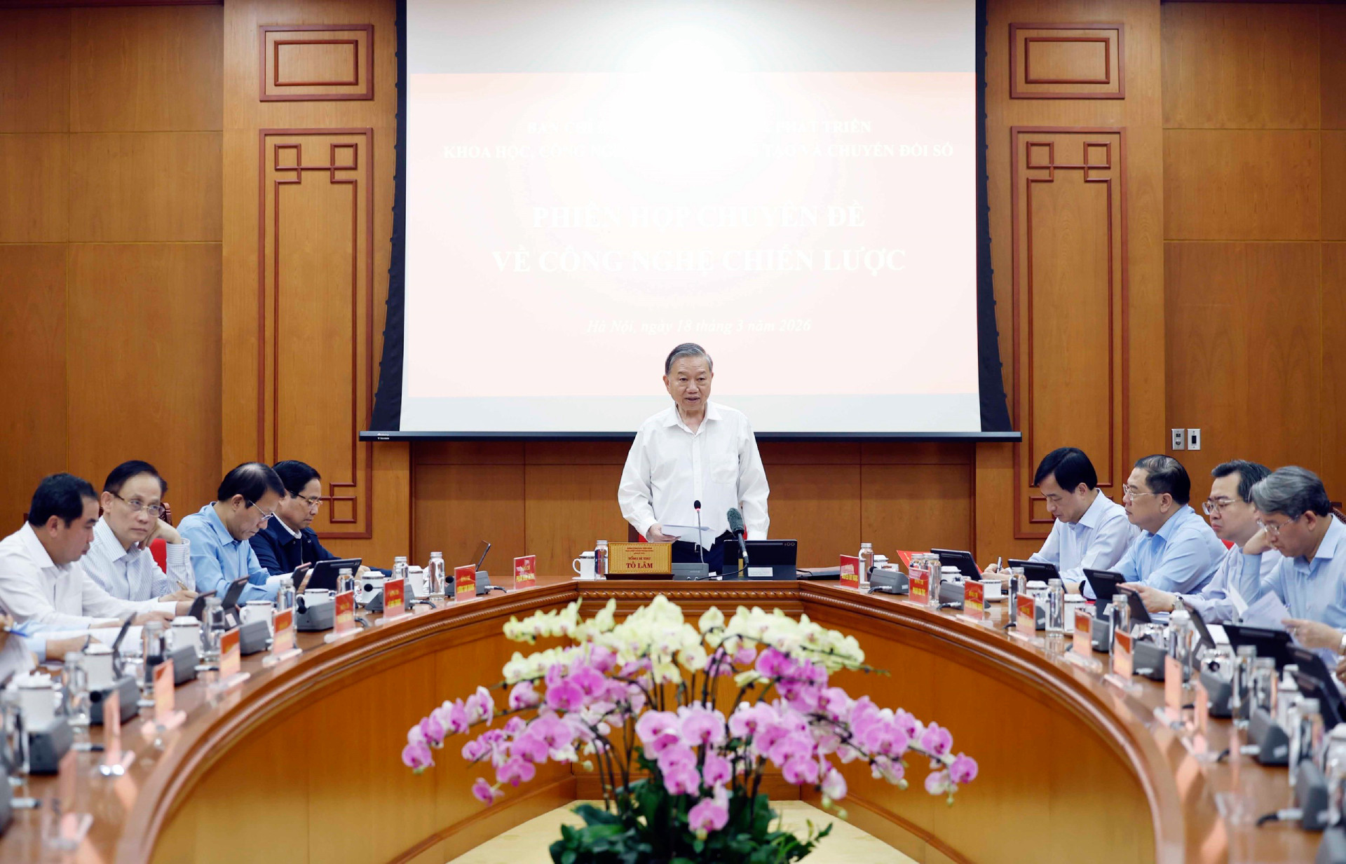 vnapotaltongbithuchutriphienhopchuyendevecongnghechienluoccuabanchidaotrunguongvephattrienkhoahoccongnghedoimoisangtao8649271 17739648614201137821144.jpg