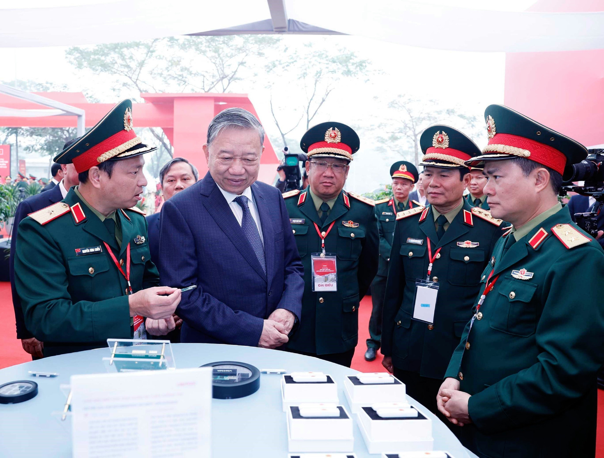 vnapotaltongbithuvathutuongdulekhoicongnhamaychetaochipbandancongnghecao8533642 1768540458658588816358.jpg