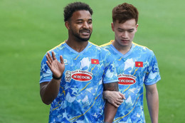 FIFA báo tin cực vui cho tuyển Việt Nam trước trận tái đấu Malaysia Xuân Son tập riêng, tuyển Việt Nam tăng quân số chờ đấu Malaysia