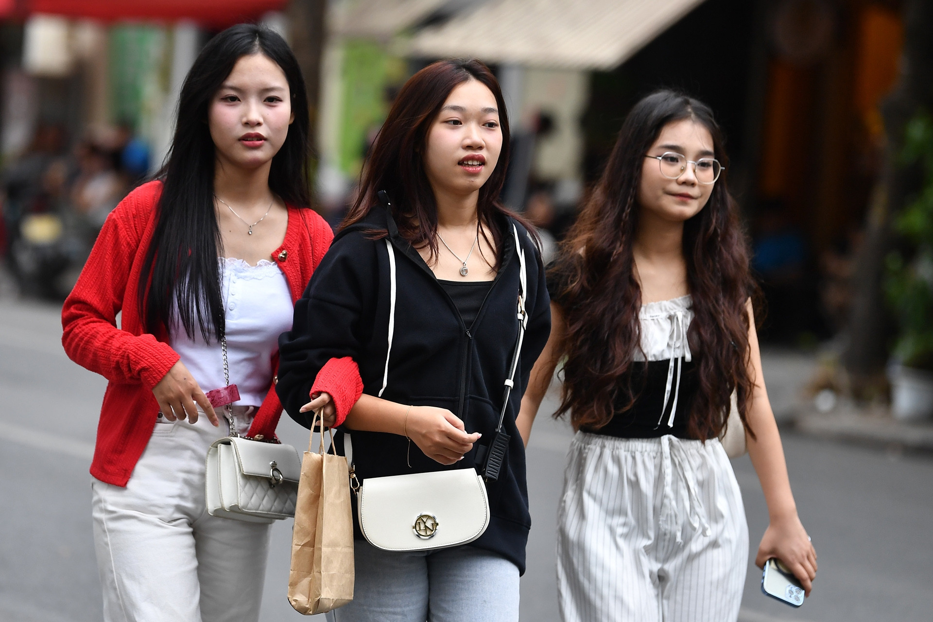 Dự báo thời tiết 24/3/2026: Miền Bắc sáng mưa nhỏ, trưa bừng nắng mạnh