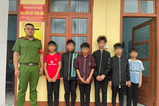 Bản tin cuối ngày 22/3: 6 thiếu niên liên quan vụ ô tô vỡ kính khi qua cao tốc