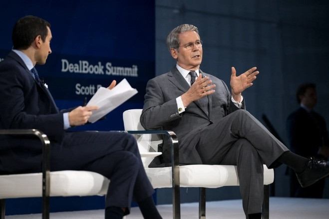 Bộ trưởng Tài chính Mỹ nói 'cần leo thang để hạ nhiệt xung đột Iran'