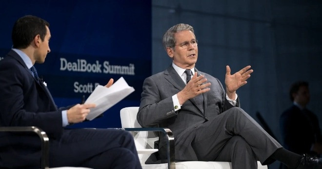 Bộ trưởng Tài chính Mỹ nói 'cần leo thang để hạ nhiệt xung đột Iran'