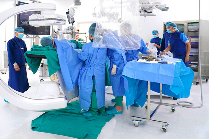 Nhồi máu cơ tim sau chuyến bay dài từ châu Âu