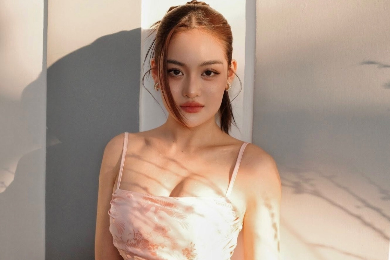 Diễn viên đóng người yêu cũ đang nhận gạch đá trên VTV cực sexy và vẫn độc thân