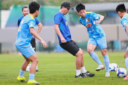 Tuyển Việt Nam: Hai đội hình đấu Bangladesh và Malaysia HLV Kim Sang Sik bị cầu thủ