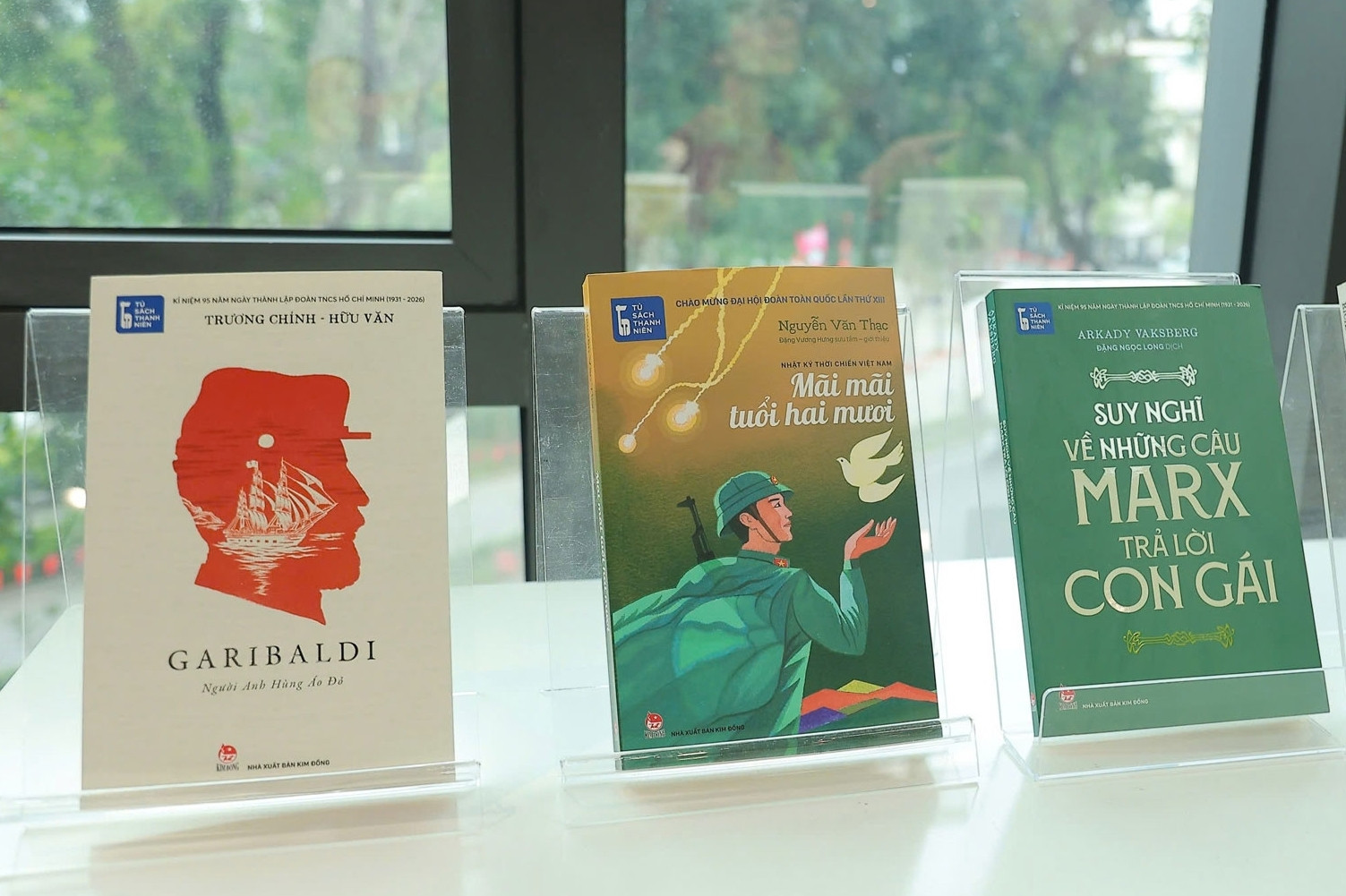  Khơi dậy lý tưởng sống, truyền cảm hứng cho thế hệ trẻ qua Tủ sách Thanh niên 