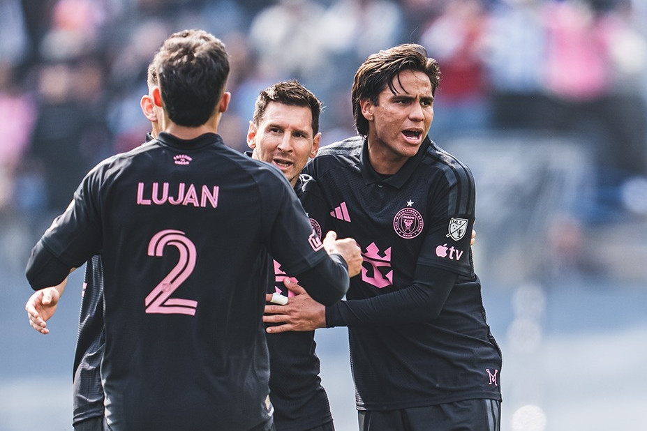 Messi vượt mốc 900 bàn, Inter Miami thắng nghẹt thở sân khách